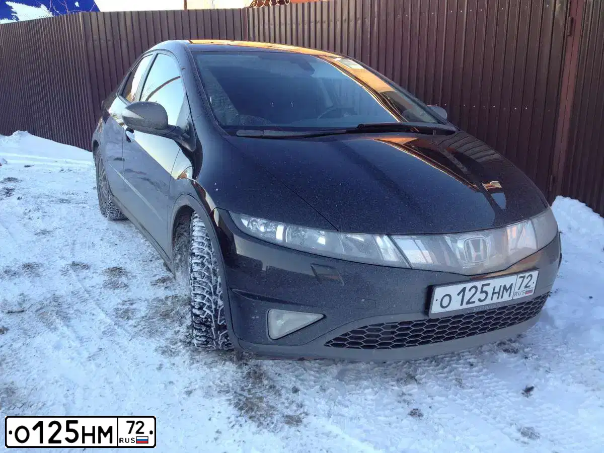 Фото автомобиля HONDA CIVIC, 2008 — госномер О125НМ72. Цвет: ЧЕРНЫЙ