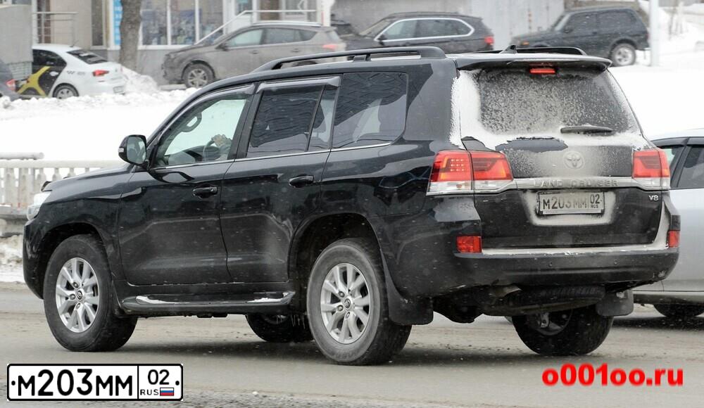 Фото автомобиля TOYOTA LANDCRUISER 200, 2012 — госномер М455ЕУ702. Цвет: ЧЕРНЫЙ