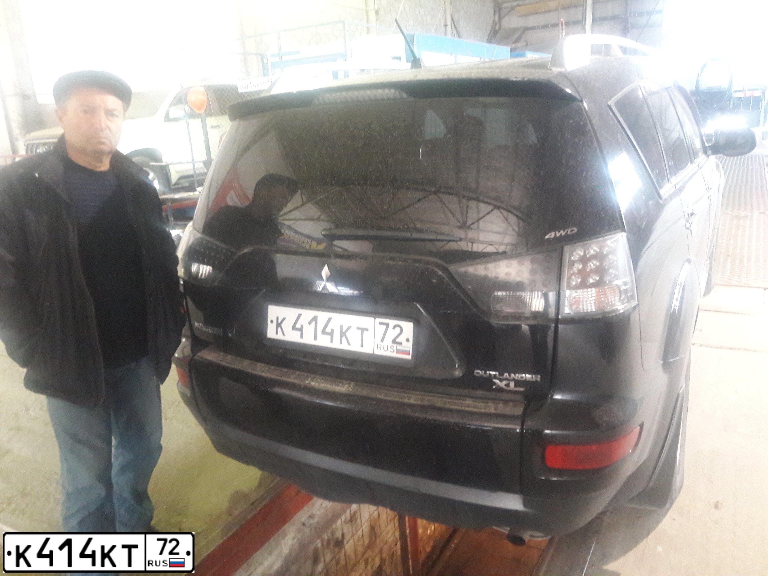 Фото автомобиля MITSUBISHI OUTLANDER, 2010 — госномер М800ТТ702. Цвет: ЧЕРНЫЙ
