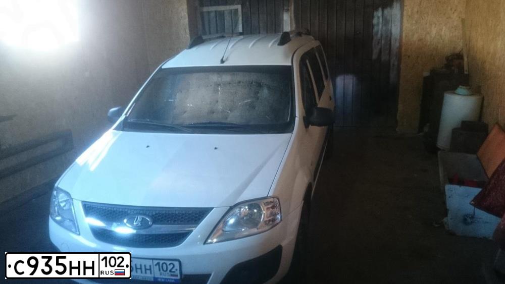 Фото автомобиля LADA LARGUS, 2015 — госномер А774ВВ774. Цвет: Белый