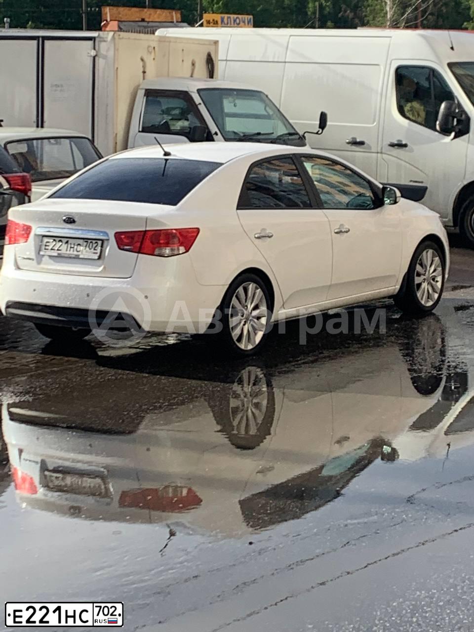 Фото автомобиля KIA CERATO, 2013 — госномер С620ЕО77. Цвет: Белый