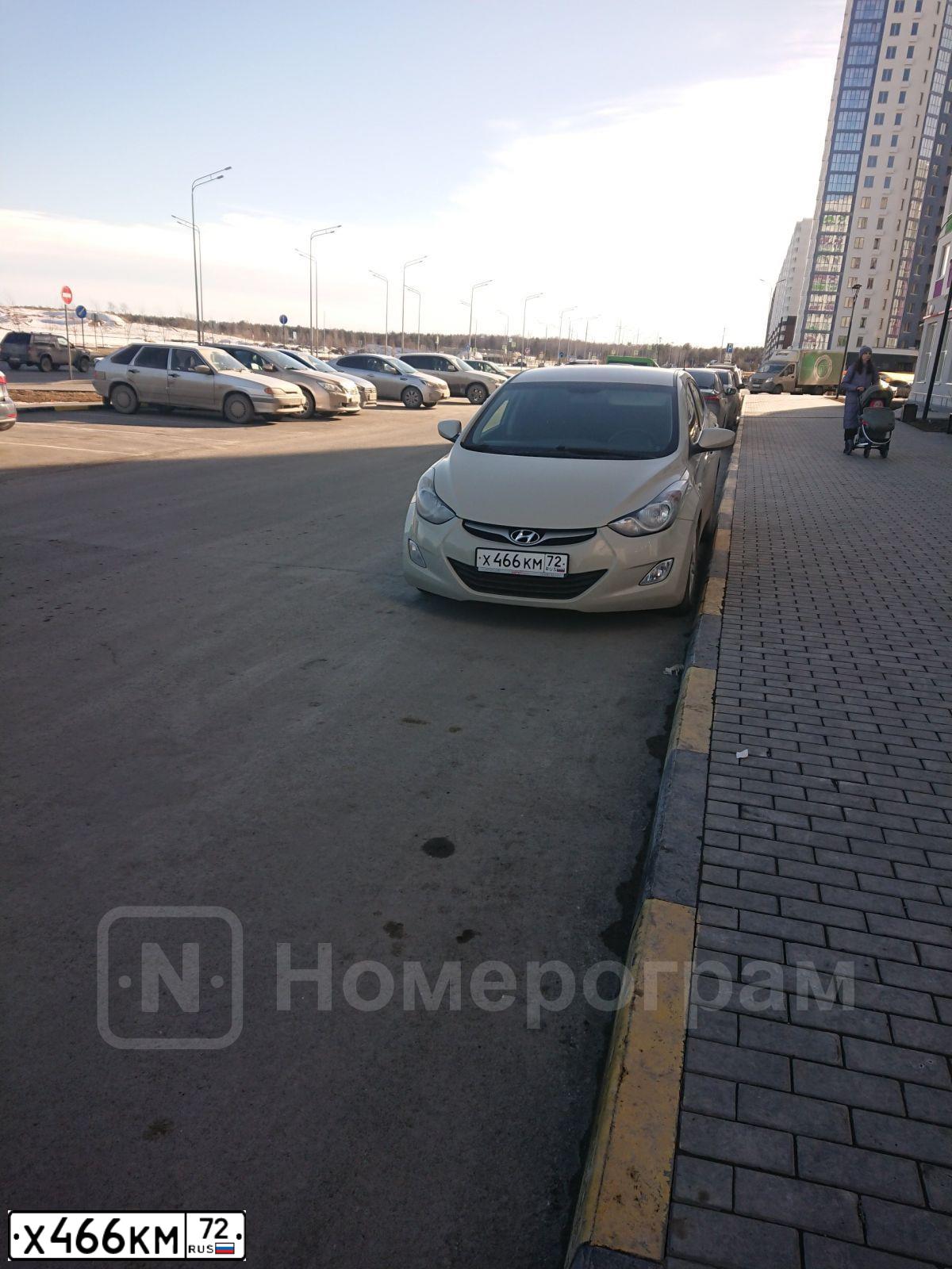 Фото автомобиля HYUNDAI ELANTRA, 2012 — госномер Х466КМ72. Цвет: СЕРЫЙ