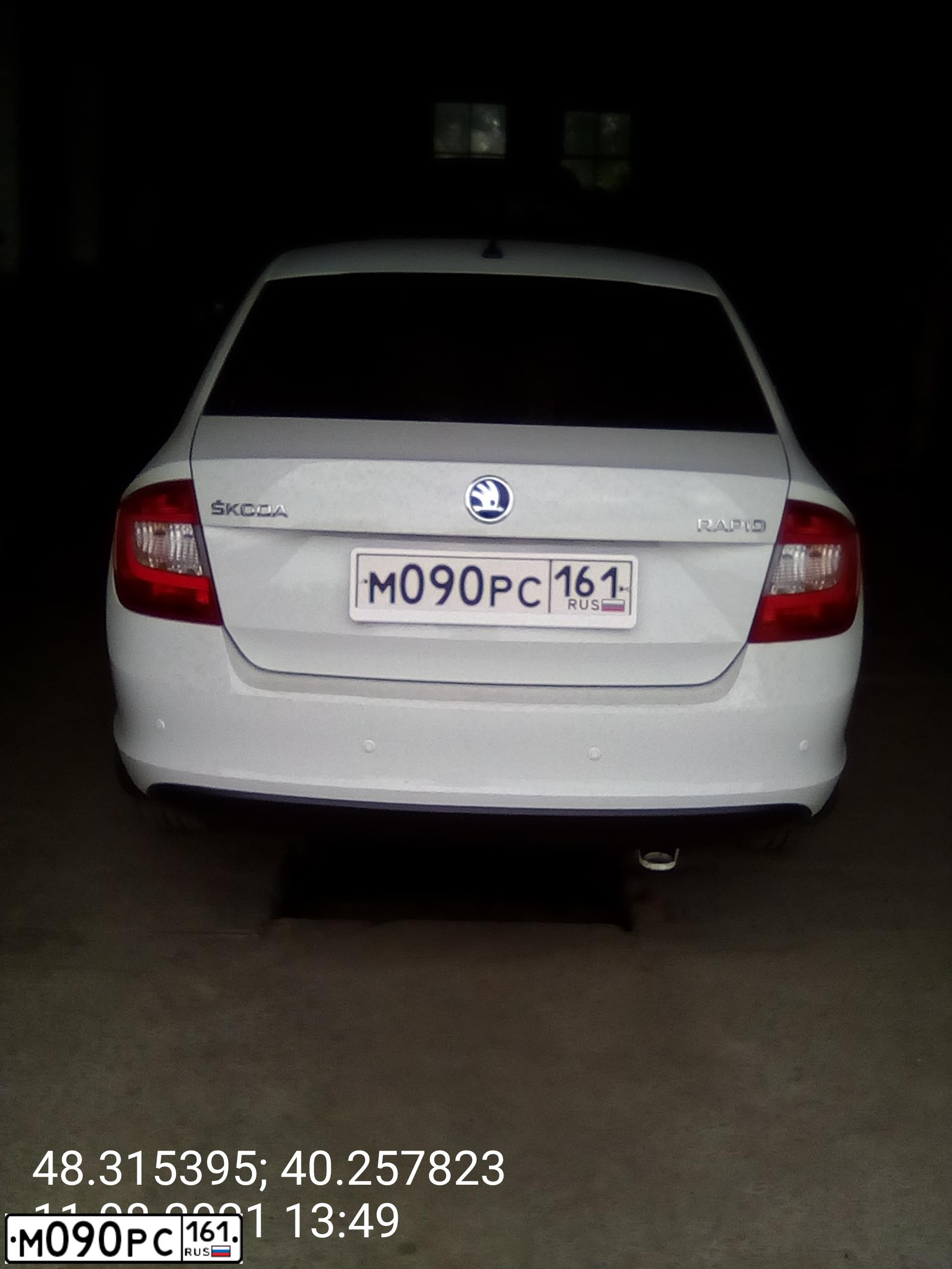 Фото автомобиля AUDI 100, 1991 — госномер В775УР82. Цвет: СЕРЕБРИСТЫЙ