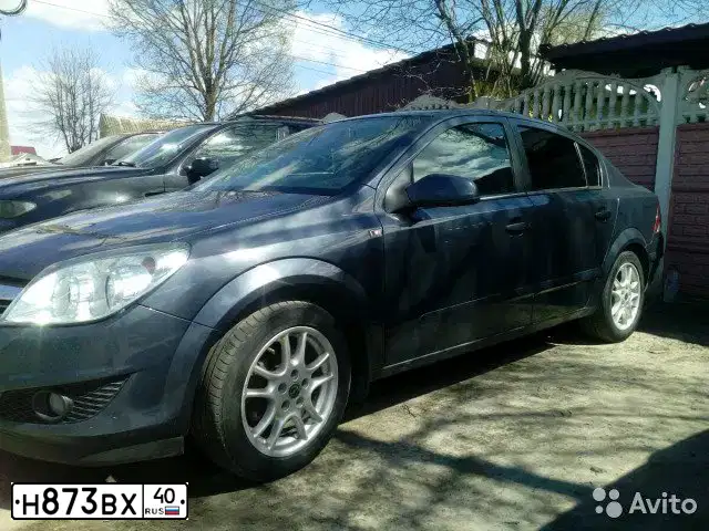 Фото автомобиля OPEL ASTRA, 2007 — госномер О441ЕА32. Цвет: ТЕМНО-СЕРЫЙ