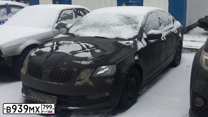Фото автомобиля SKODA OCTAVIA, 2018 — госномер В939МХ799. Цвет: ЧЕРНЫЙ
