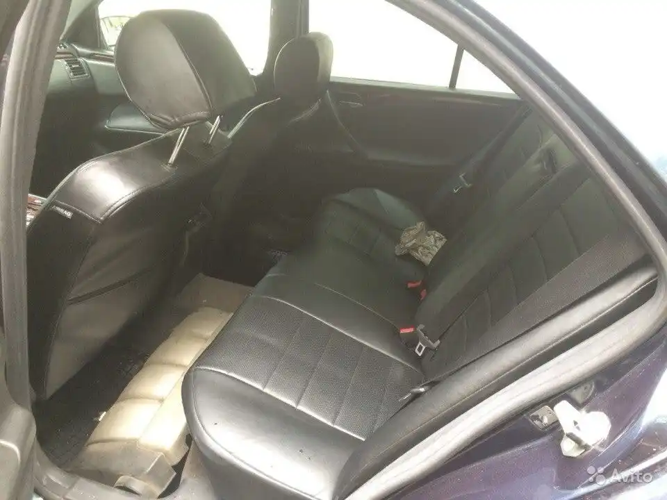 Фото автомобиля MERCEDES E-KLASSE, 2000 — госномер Н278ЕХ82. Цвет: синий
