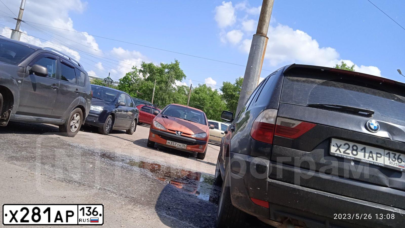 Фото автомобиля BMW X3, 2009 — госномер Т820ТС136. Цвет: ЧЕРНЫЙ