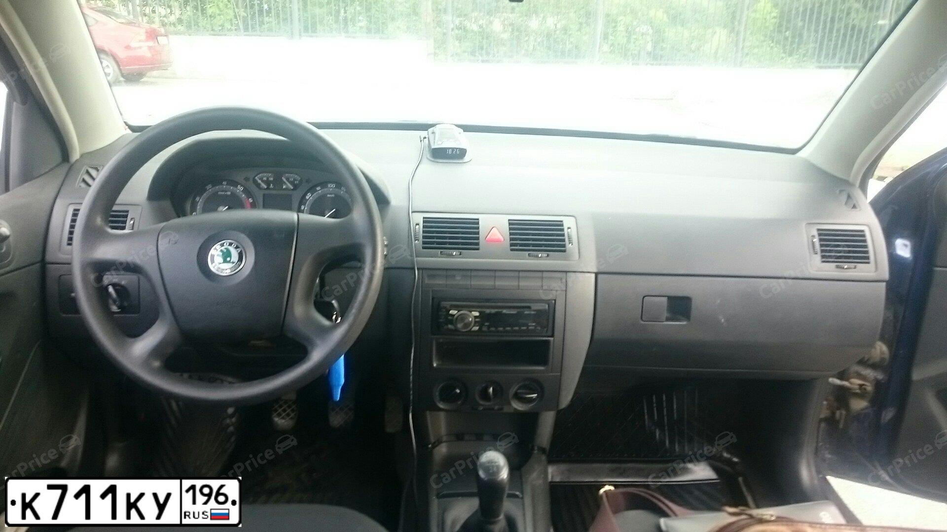 Фото автомобиля SKODA FABIA, 2006 — госномер М752АН190. Цвет: ТЕМНО-СИНИЙ