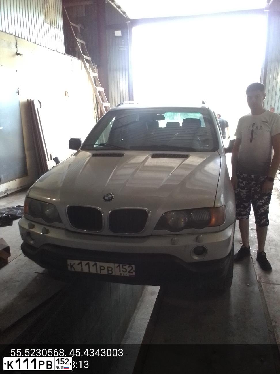 Фото автомобиля BMW X5, 2002 — госномер У026ЕЕ152. Цвет: БЕЛЫЙ(СЕРЕБРИСТЫЙ