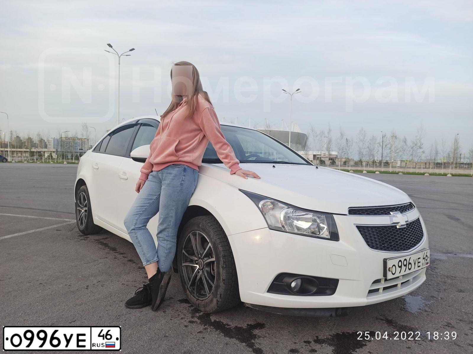 Фото автомобиля CHEVROLET CRUZE, 2012 — госномер О996УЕ46. Цвет: Белый