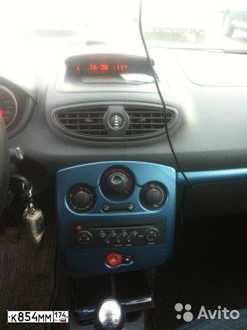 Фото автомобиля RENAULT CLIO, 2007 — госномер К182ЕА702. Цвет: Красный