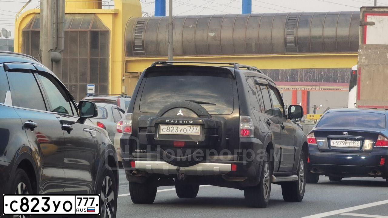Фото автомобиля MITSUBISHI PAJERO, 2012 — госномер С823УО777. Цвет: ЧЕРНЫЙ