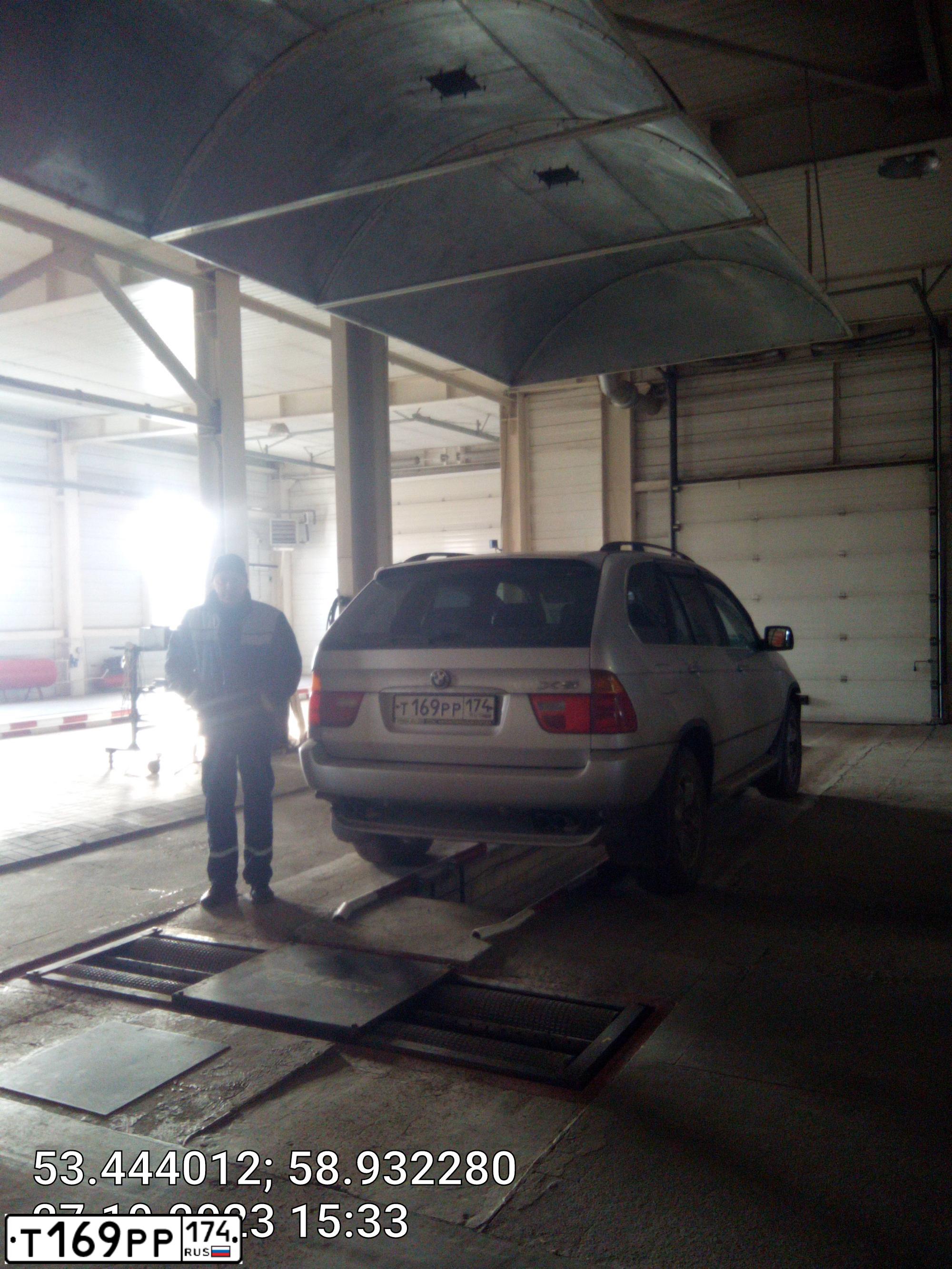 Фото автомобиля BMW X5, 2002 — госномер Т169РР174. Цвет: СЕРЫЙ
