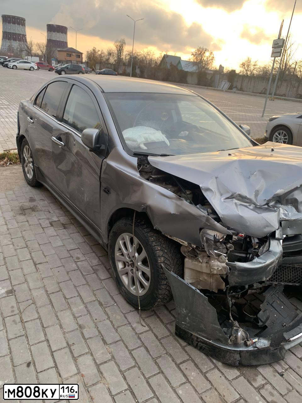 Фото автомобиля MITSUBISHI LANCER, 2013 — госномер С090АУ716. Цвет: СЕРЫЙ