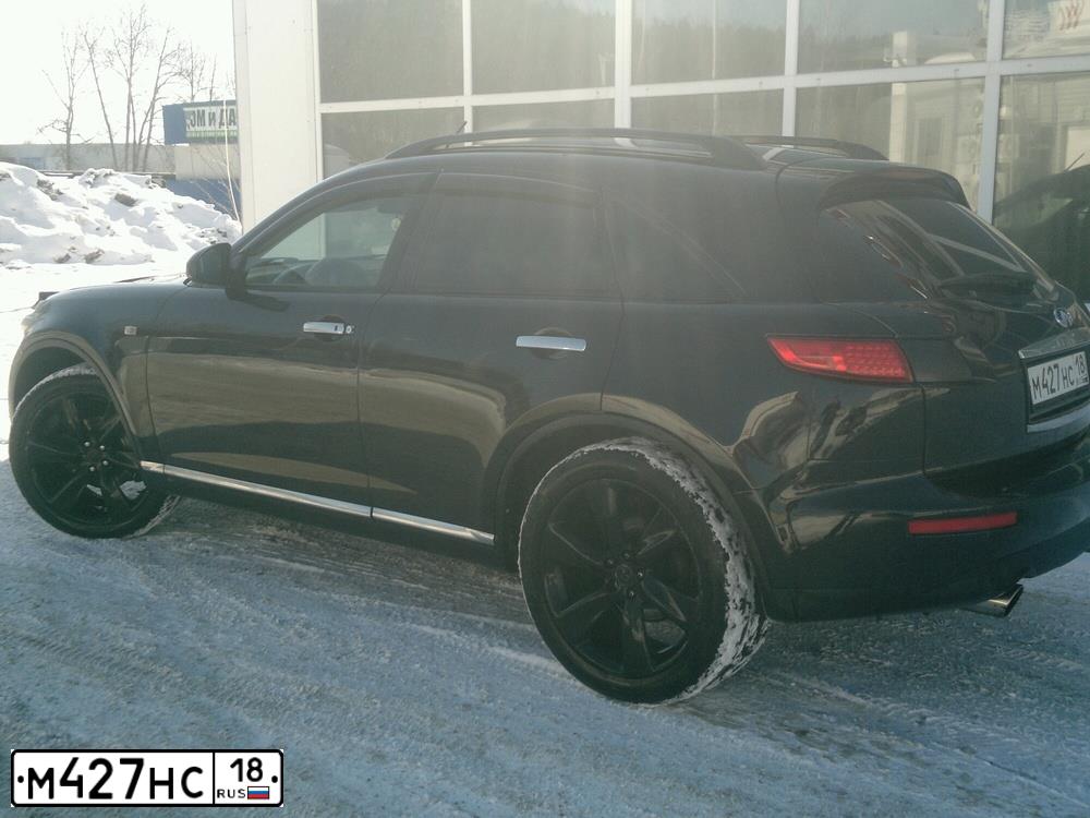 Фото автомобиля INFINITI QX70 /FX/, 2007 — госномер М427НС18. Цвет: ЧЕРНЫЙ