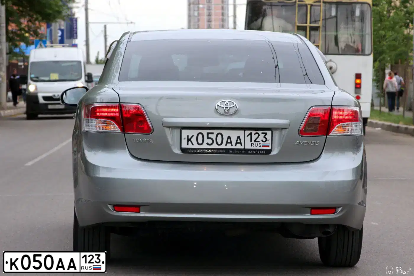 Фото автомобиля TOYOTA AVENSIS, 2011 — госномер С034НК123. Цвет: СЕРЫЙ
