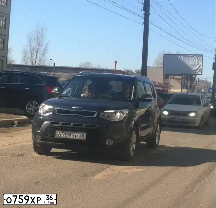 Фото автомобиля KIA SOUL, 2014 — госномер О759ХР36. Цвет: СИНИЙ