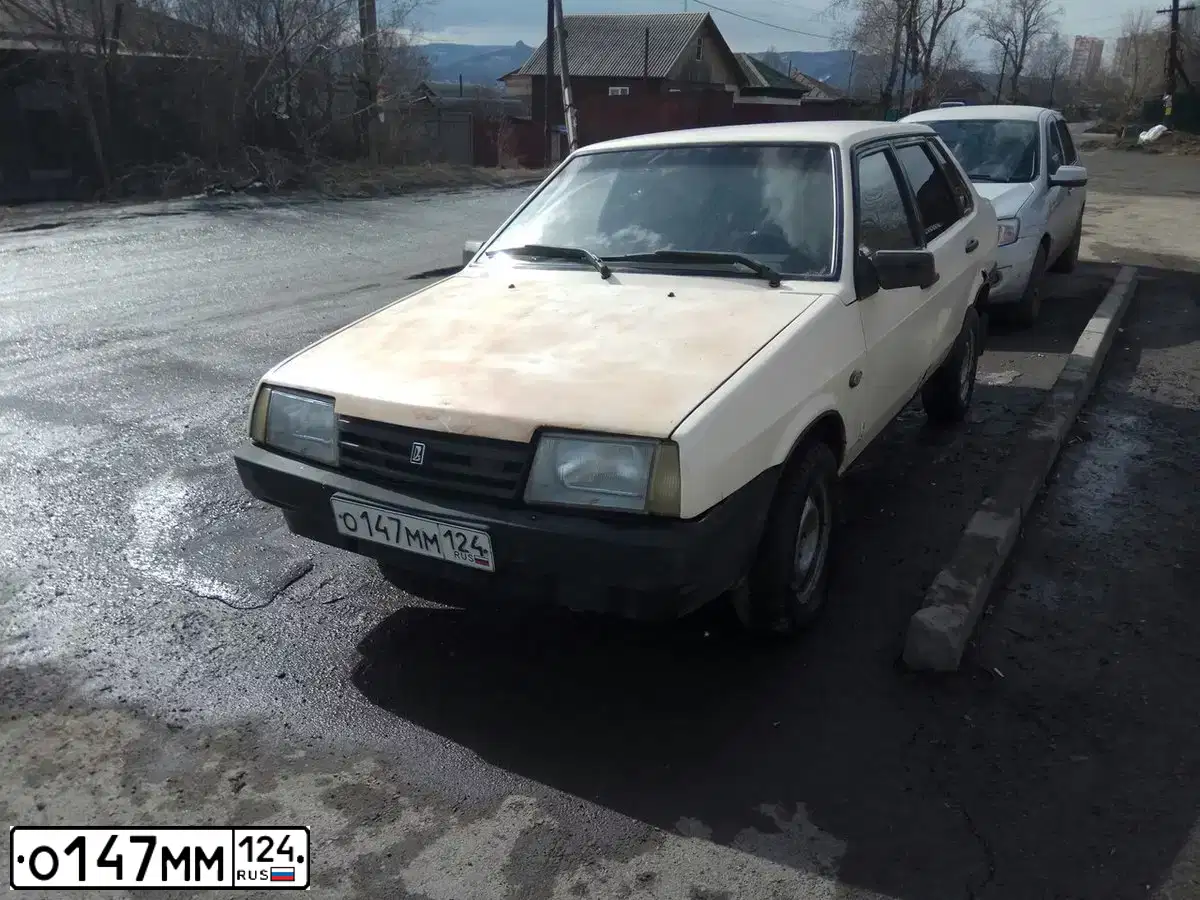 Фото автомобиля LADA 2109 SAMARA, 1996 — госномер О147ММ124. Цвет: БЕЛЫЙ
