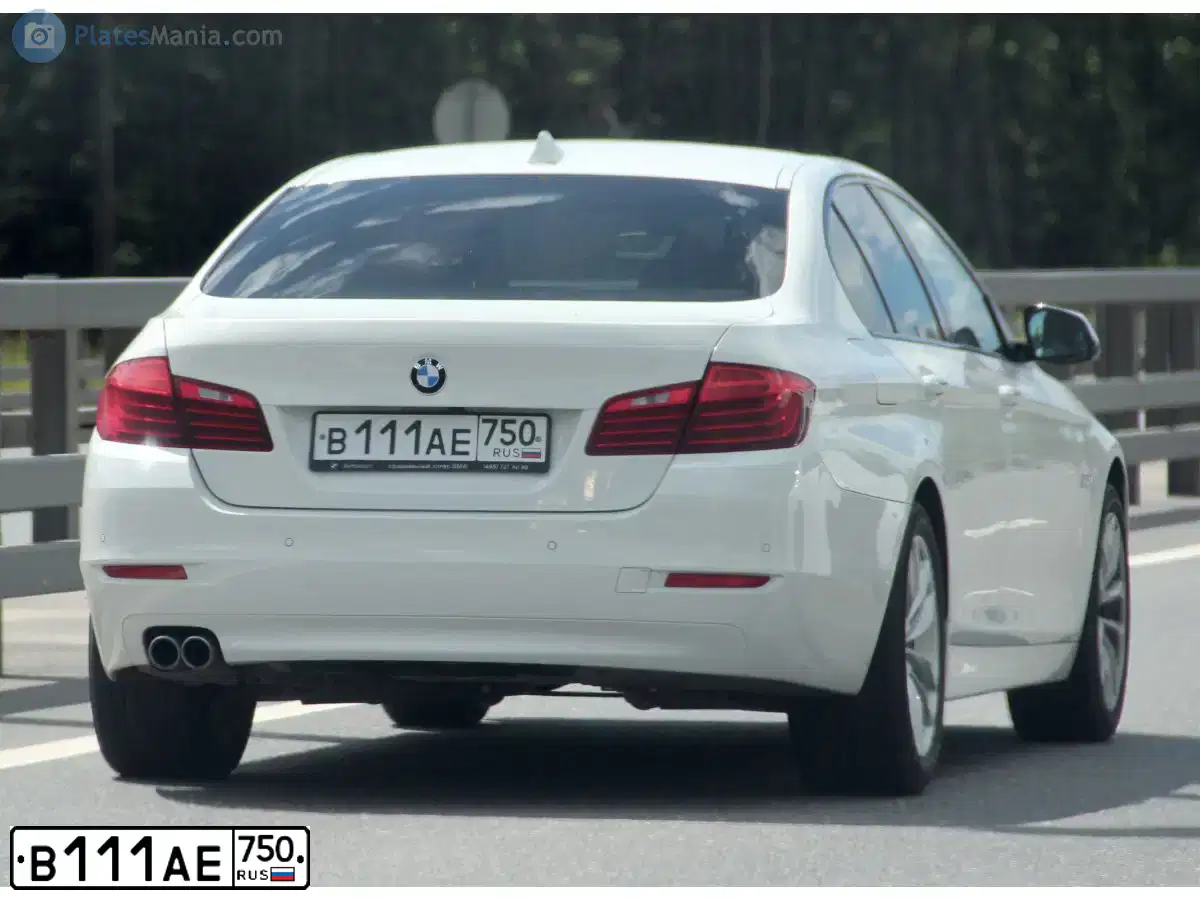 Фото автомобиля BMW SERIE 5, 2015 — госномер В111АЕ750. Цвет: БЕЛЫЙ