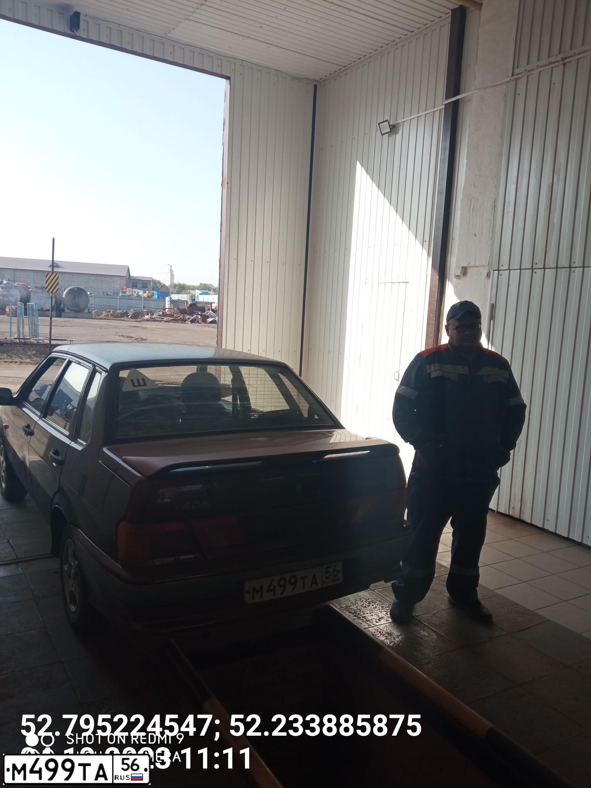 Фото автомобиля LADA 2115 SAMARA, 2005 — госномер М499ТА56. Цвет: ТЕМНО-МАЛИНОВЫЙ