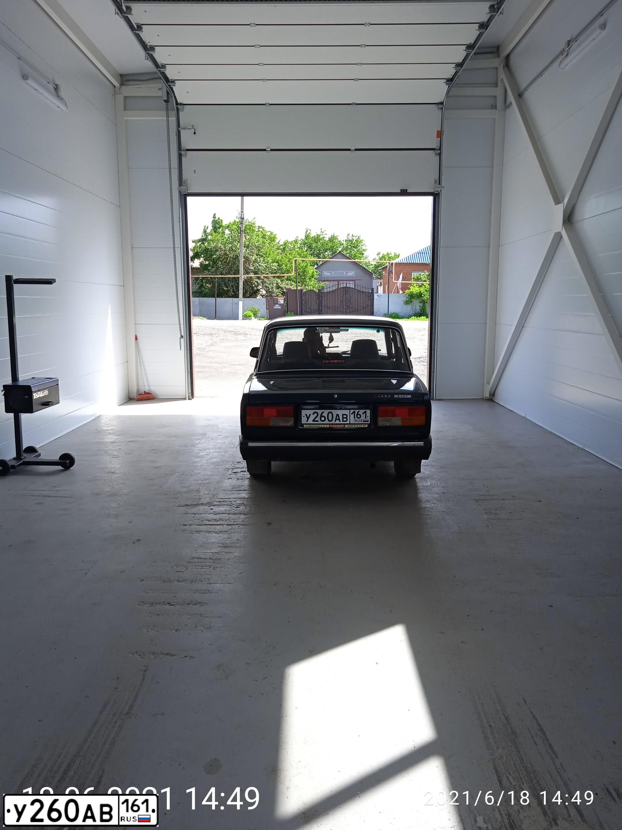 Фото автомобиля LADA 2107, 2006 — госномер У260АВ161. Цвет: ТЕМНО ЗЕЛЕНЫЙ