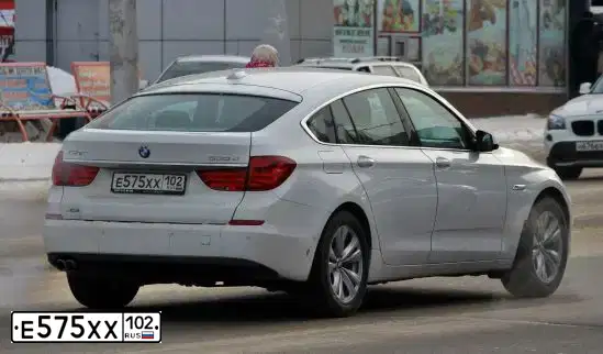 Фото автомобиля BMW SERIE 5 GT, 2012 — госномер С958ТС174. Цвет: БЕЛЫЙ