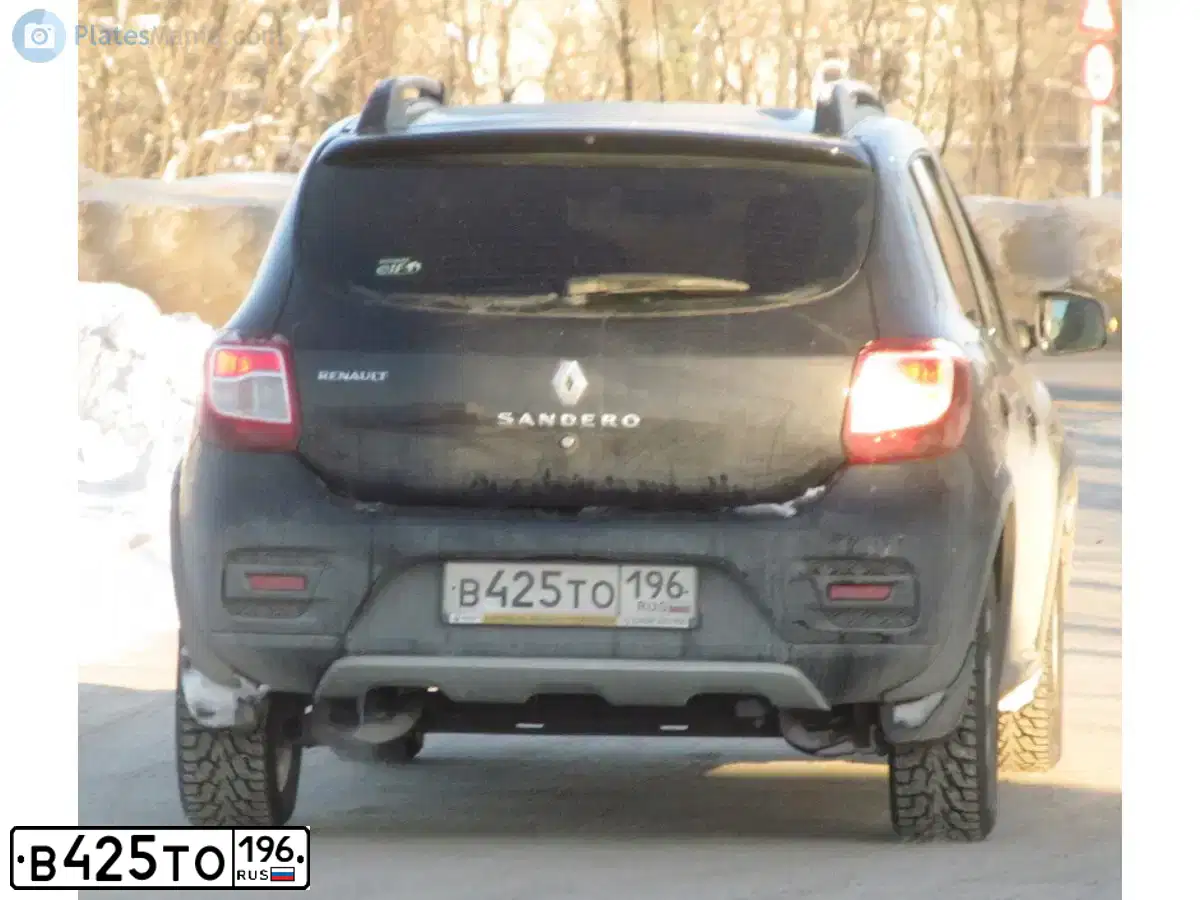 Фото автомобиля РЕНО САНДЕРО, 2015 — госномер Е115ОА45. Цвет: ЧЕРНЫЙ