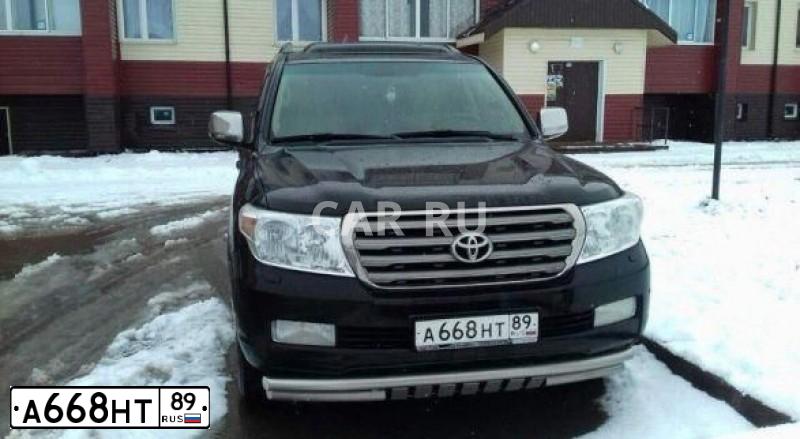 Фото автомобиля TOYOTA LANDCRUISER 200, 2011 — госномер А668НТ89. Цвет: ЧЕРНЫЙ