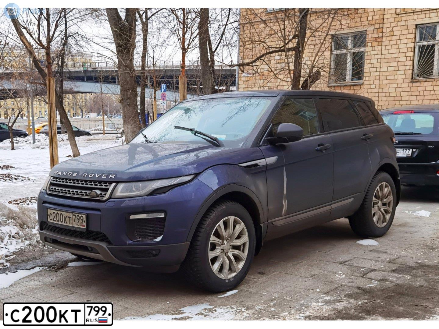 Фото автомобиля LANDROVER RANGE ROVER EVOQUE, 2018 — госномер С200КТ799. Цвет: ТЕМНО-СИНИЙ