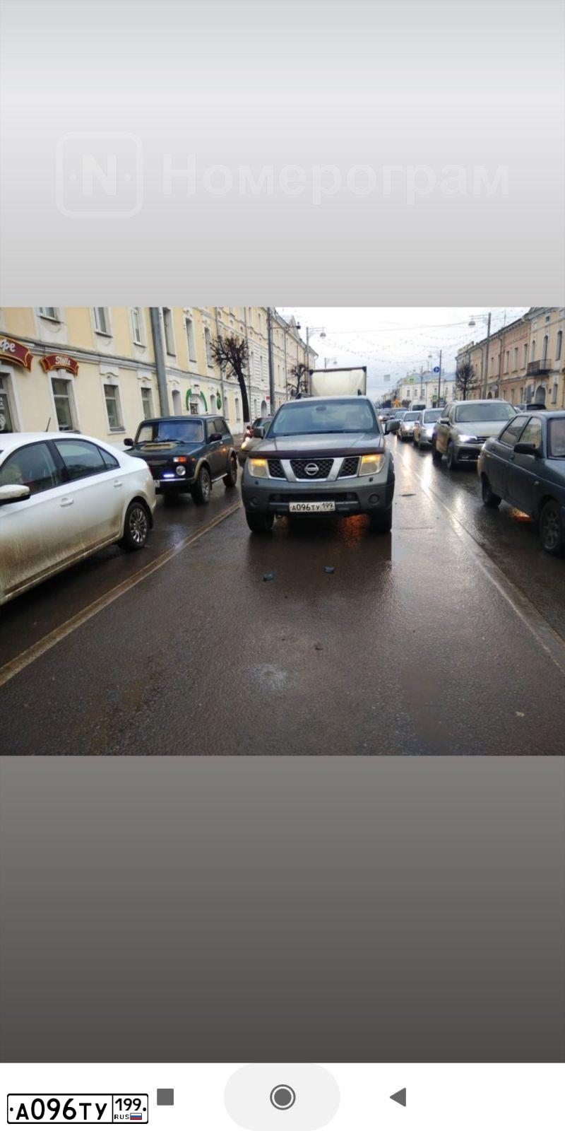 Фото автомобиля NISSAN PATHFINDER, 2005 — госномер К450ОА797. Цвет: Серый