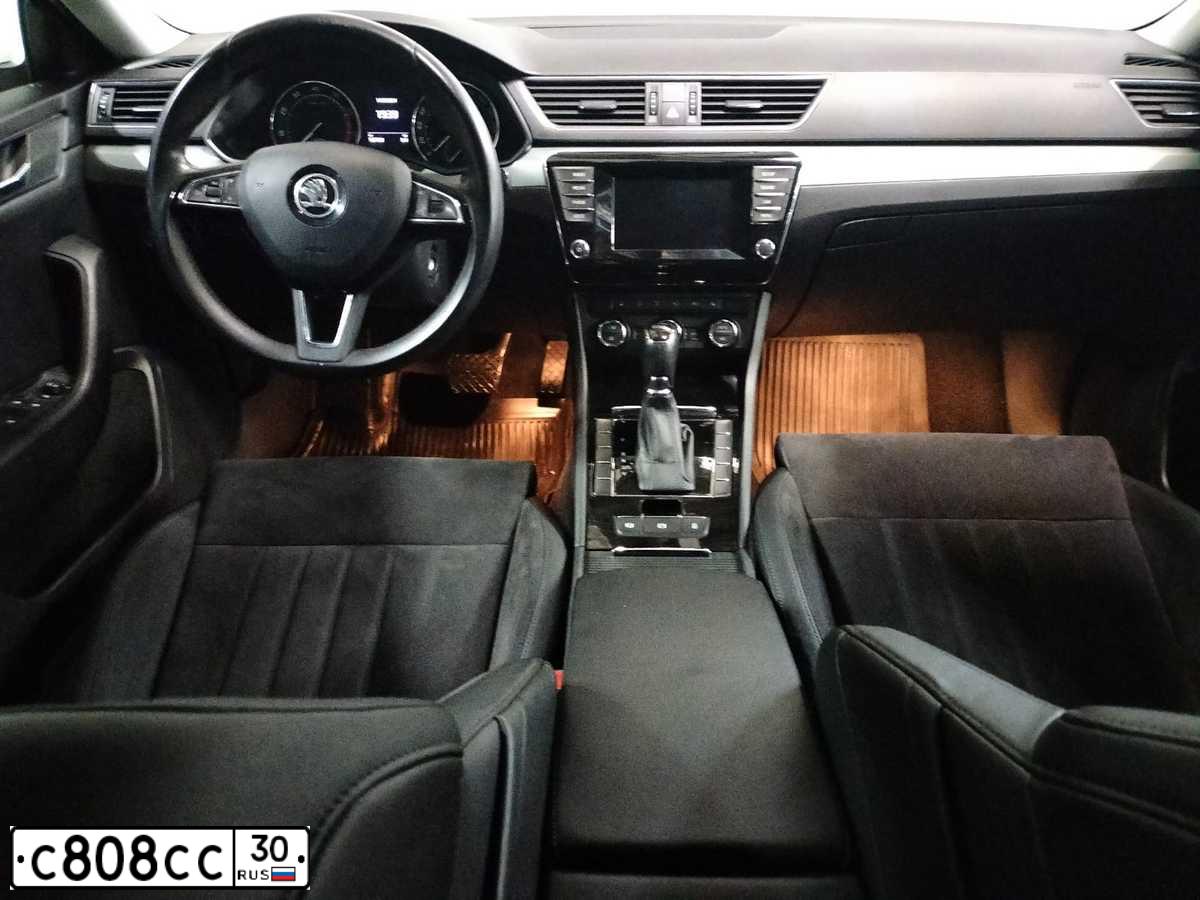 Фото автомобиля ШКОДА ЕТИ, 2011 — госномер М599АЕ134. Цвет: ТЕМНО-БОРДОВЫЙ