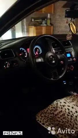 Фото автомобиля VOLKSWAGEN POLO, 2010 — госномер Р457НР96. Цвет: ЧЕРНЫЙ