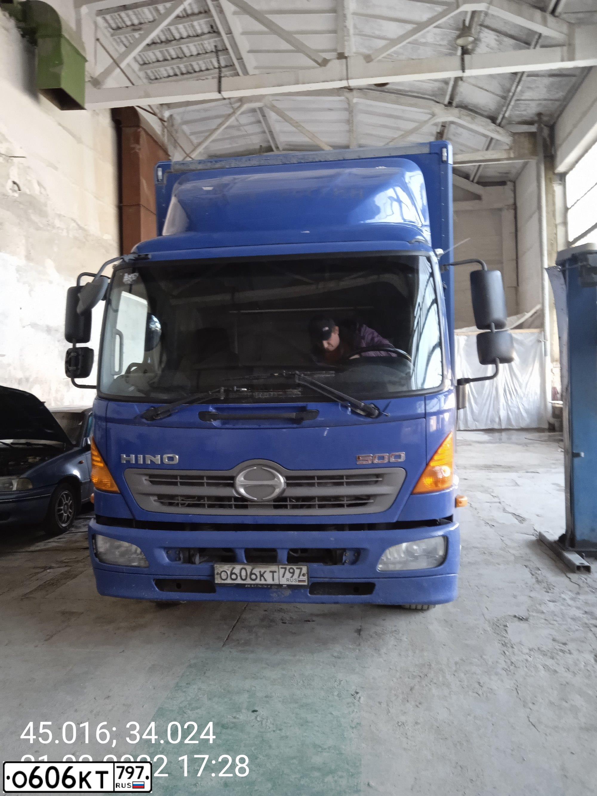 Фото автомобиля HINO 500-SERIE, 2015 — госномер Н343ВС82. Цвет: синий