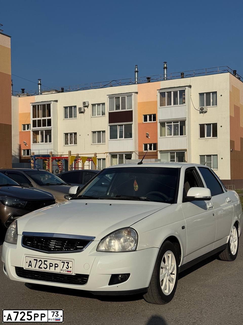 Фото автомобиля LADA PRIORA, 2012 — госномер У471КН73. Цвет: Белый