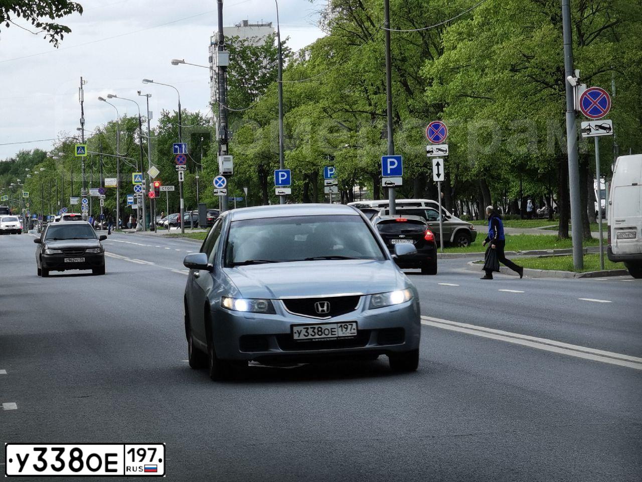 Фото автомобиля CITROEN BERLINGO, 2007 — госномер У338ОЕ197. Цвет: СЕРЫЙ