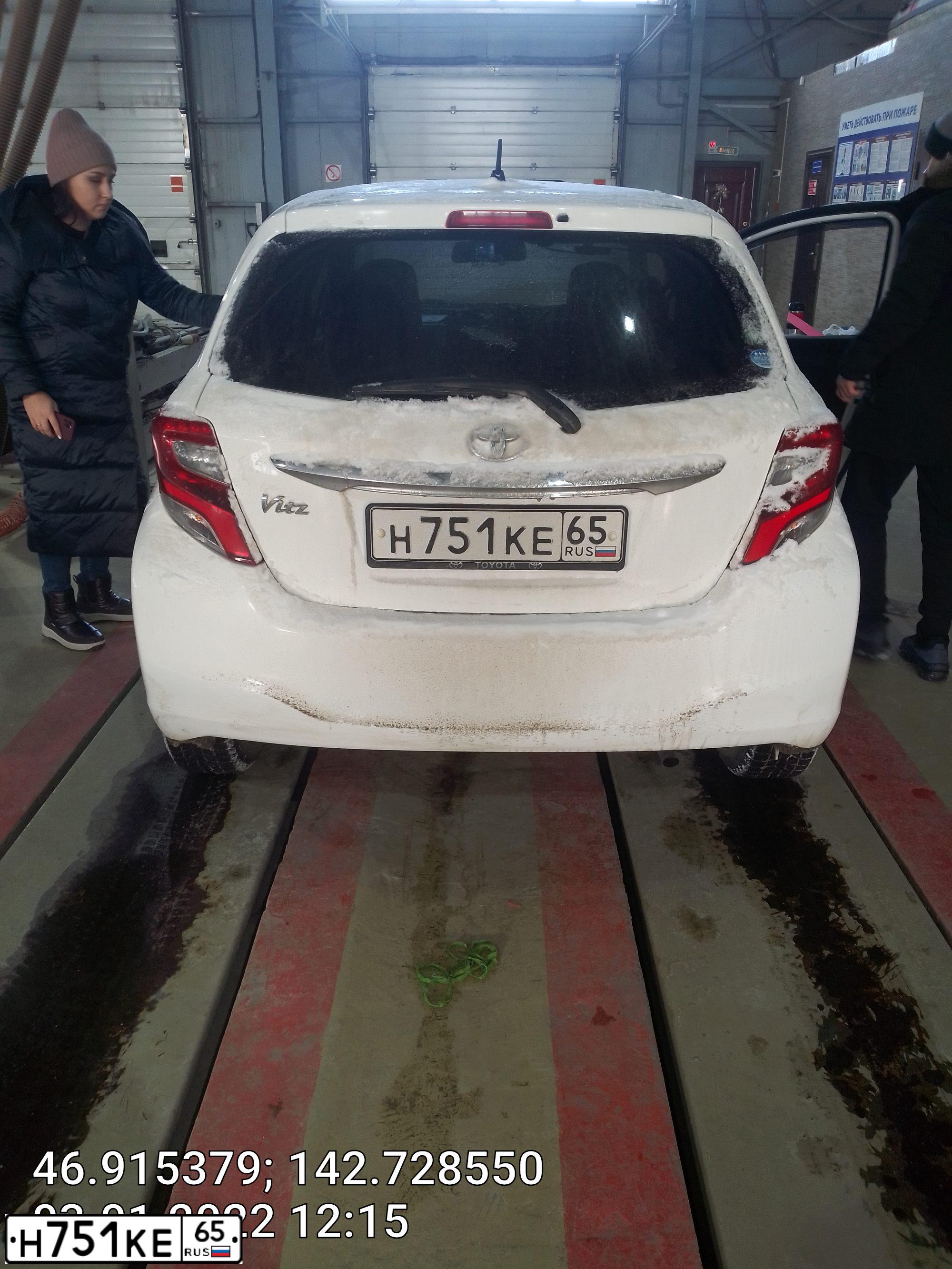 Фото автомобиля ТОЙОТА ВИТЦ, 2015 — госномер Е969УС702