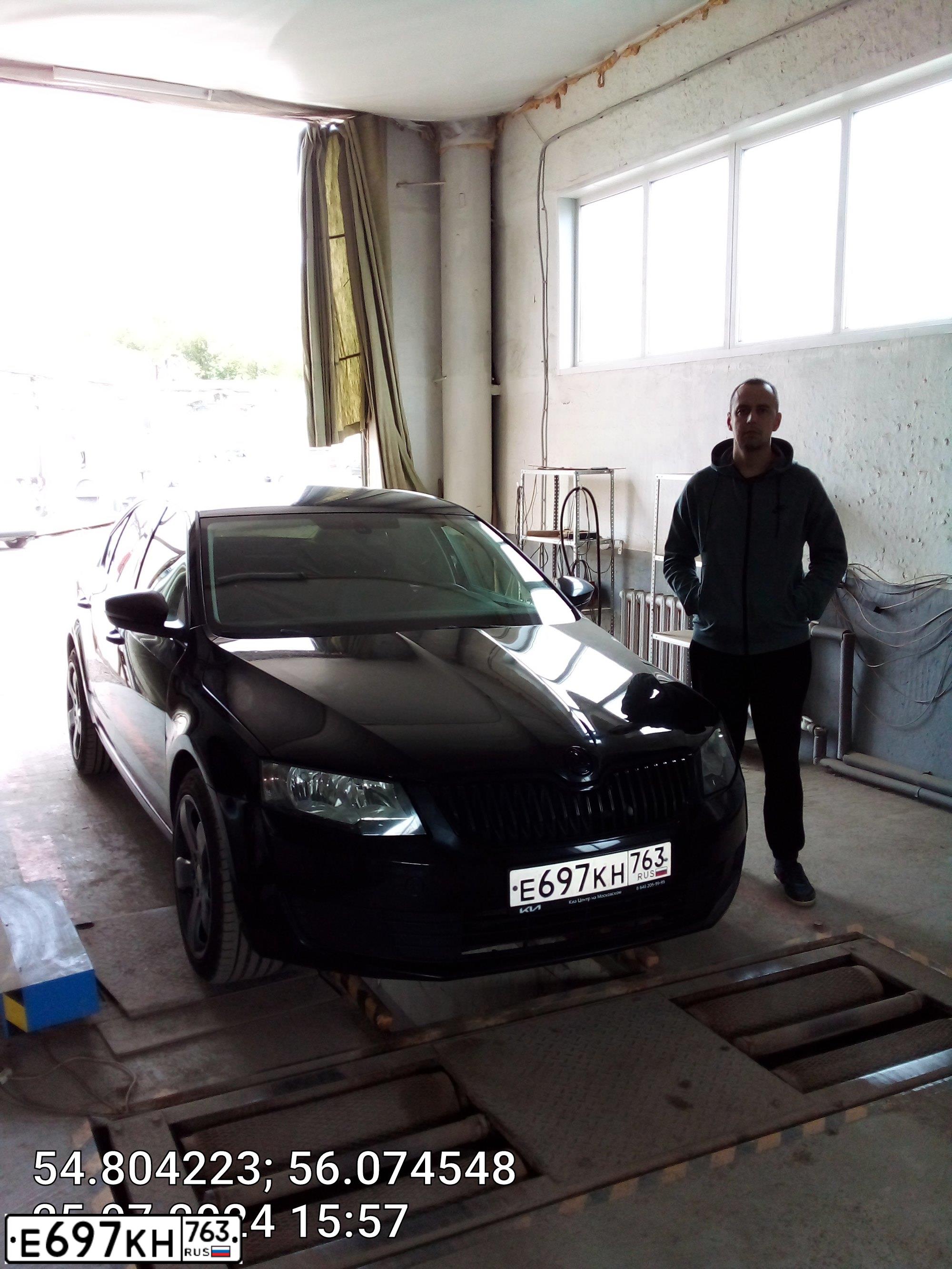 Фото автомобиля SKODA OCTAVIA, 2014 — госномер С883РО163. Цвет: ЧЕРНЫЙ