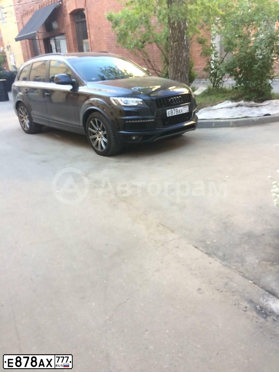 Фото автомобиля AUDI Q7, 2014 — госномер Е878АХ777. Цвет: ЧЕРНЫЙ