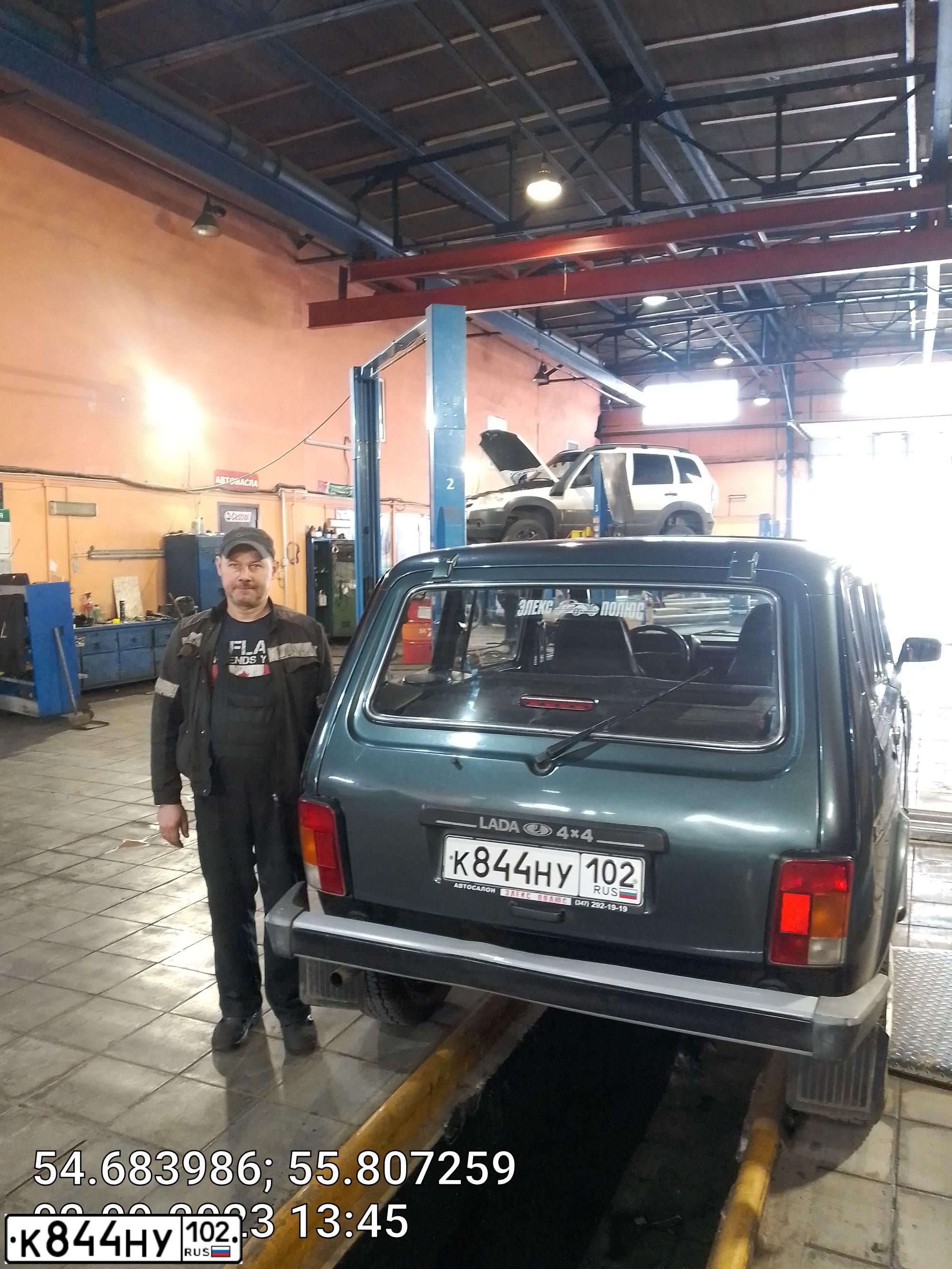 Фото автомобиля VAZ ЛАДА 213100 LADA 4X4, 2008 — госномер К010ОТ702. Цвет: Серо-сине-зеленый