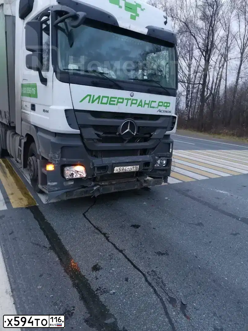 Фото автомобиля MERCEDES ACTROS, 2016 — госномер М601АО198. Цвет: Белый