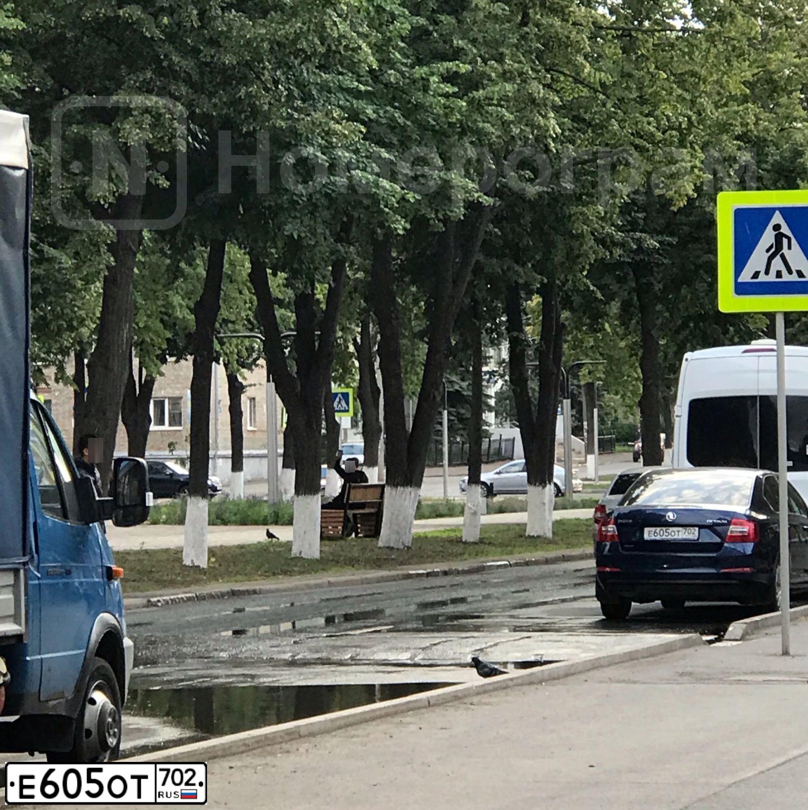 Фото автомобиля SKODA OCTAVIA, 2014 — госномер Е605ОТ702. Цвет: ТЕМНО-СИНИЙ