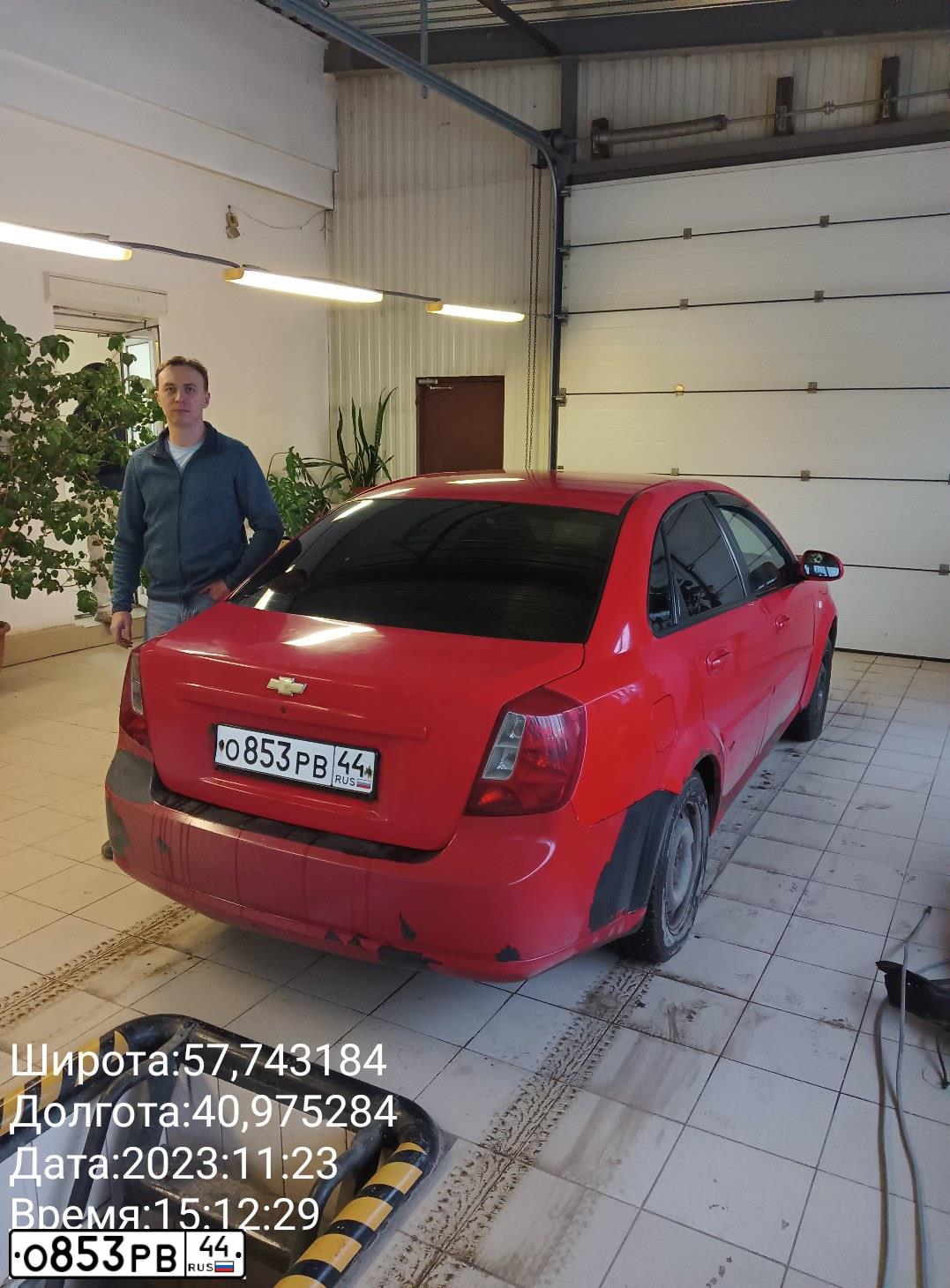 Фото автомобиля CHEVROLET LACETTI, 2007 — госномер О853РВ44. Цвет: Красный