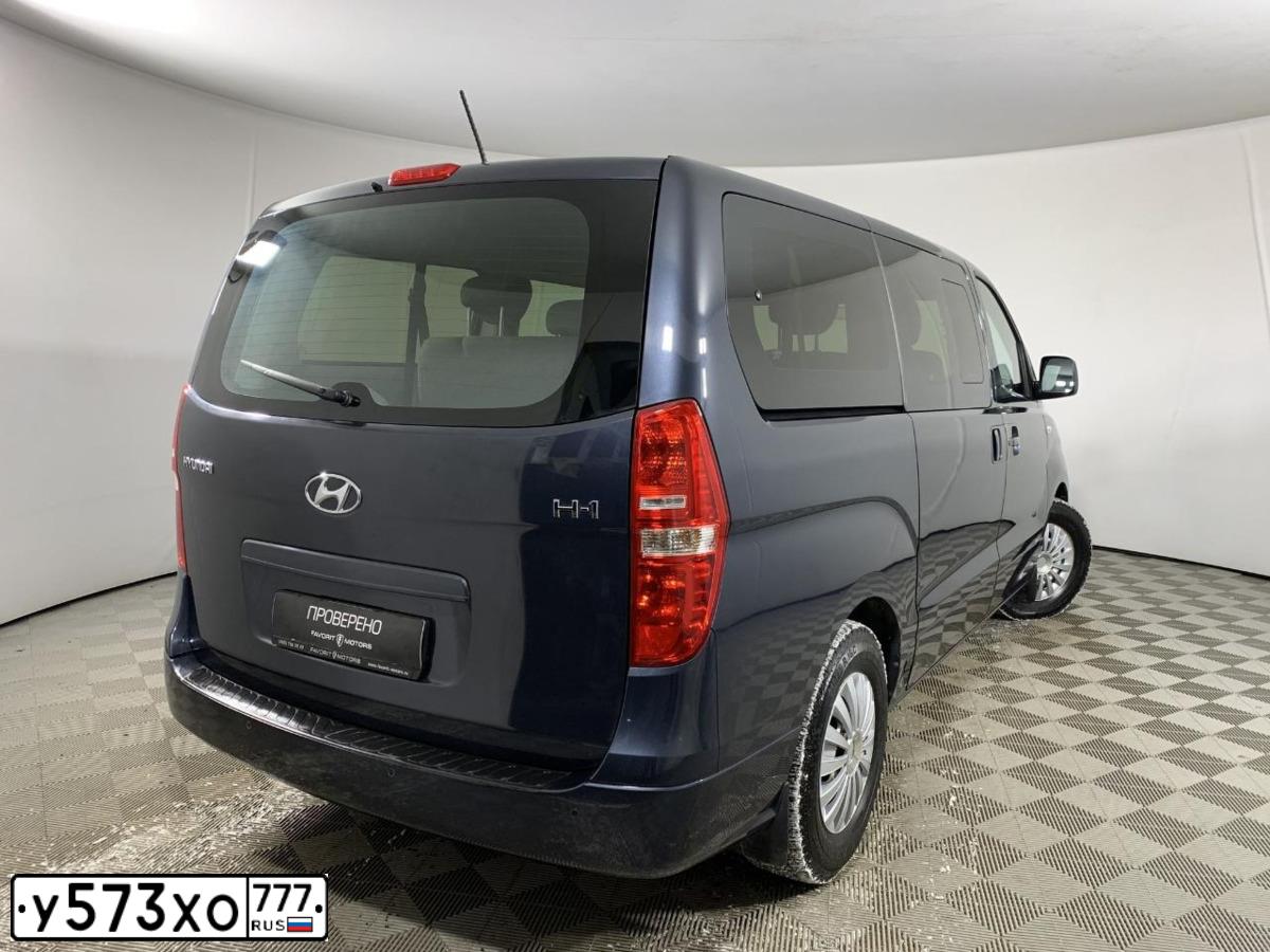 Фото автомобиля HYUNDAI H-1, 2016 — госномер А564МК761. Цвет: синий