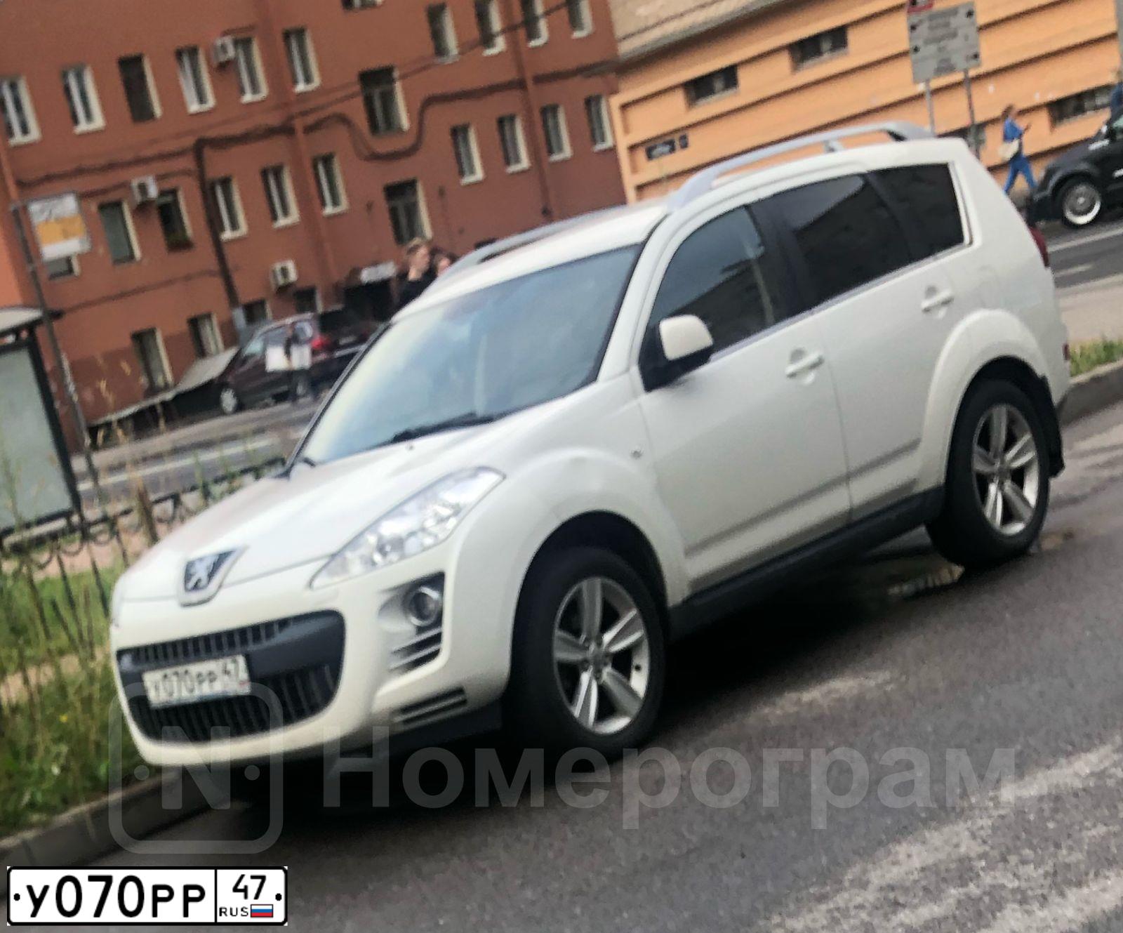 Фото автомобиля PEUGEOT 4007, 2012 — госномер У070РР47. Цвет: ЖЕМЧУЖНО-БЕЛЫЙ