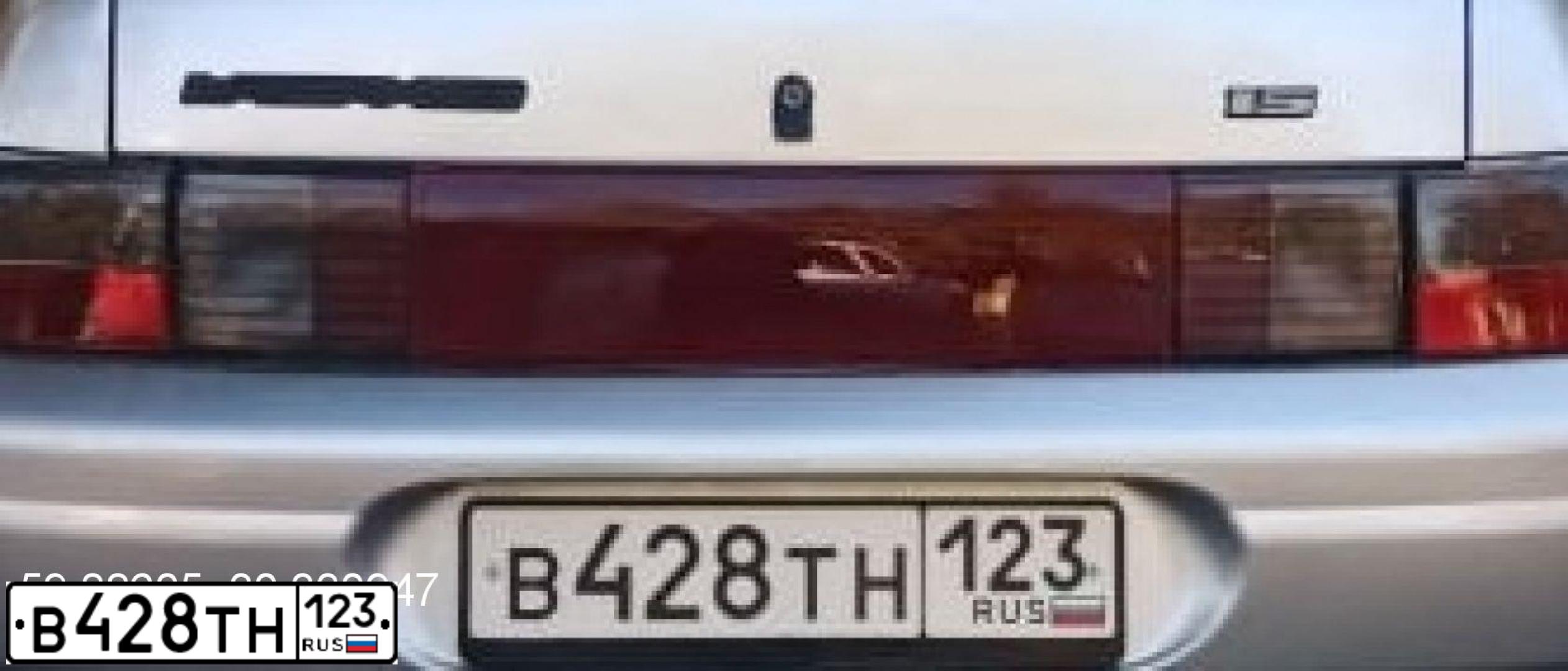 Фото автомобиля LADA 2110 LADA, 2001 — госномер М005АВ64. Цвет: СВЕТЛО СЕРЕБРИСТЫЙ МЕТАЛЛ