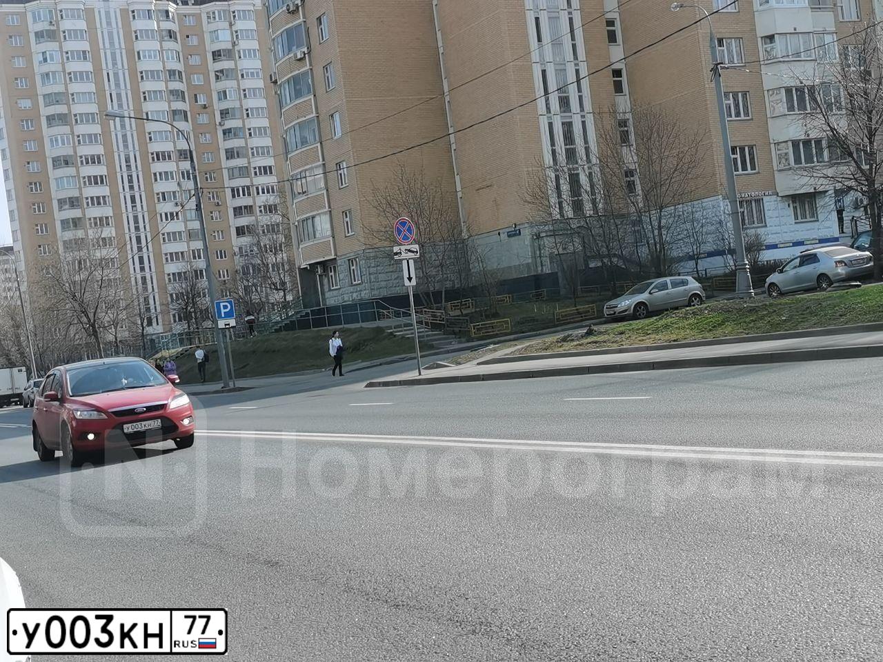 Фото автомобиля LADA 2109 SAMARA, 1995 — госномер У003КН77. Цвет: Коричневый