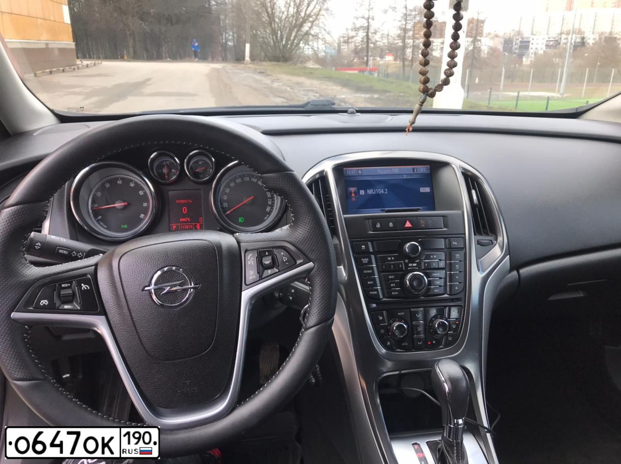 Фото автомобиля OPEL ASTRA, 2011 — госномер Т588АВ550