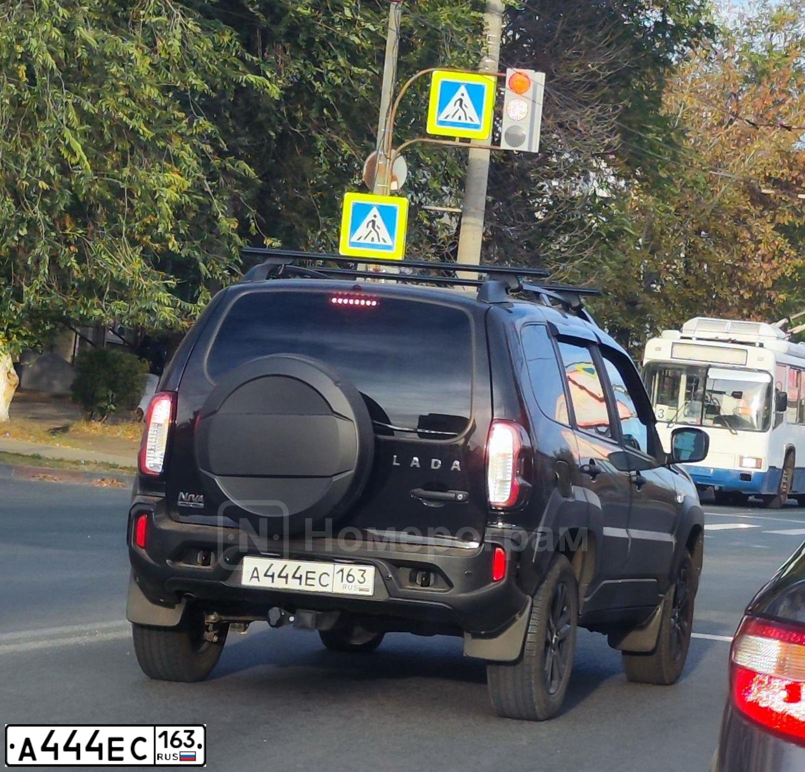 Фото автомобиля LADA 2131 NIVA, 2012 — госномер А444ЕС163. Цвет: СРЕДНИЙ СЕРО-ЗЕЛЕНЫЙ МЕТАЛЛИК