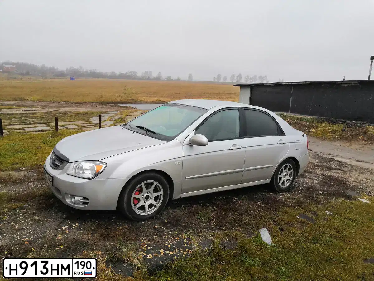 Фото автомобиля KIA CERATO, 2006 — госномер Р273ОА46. Цвет: СЕРЕБРИСТЫЙ