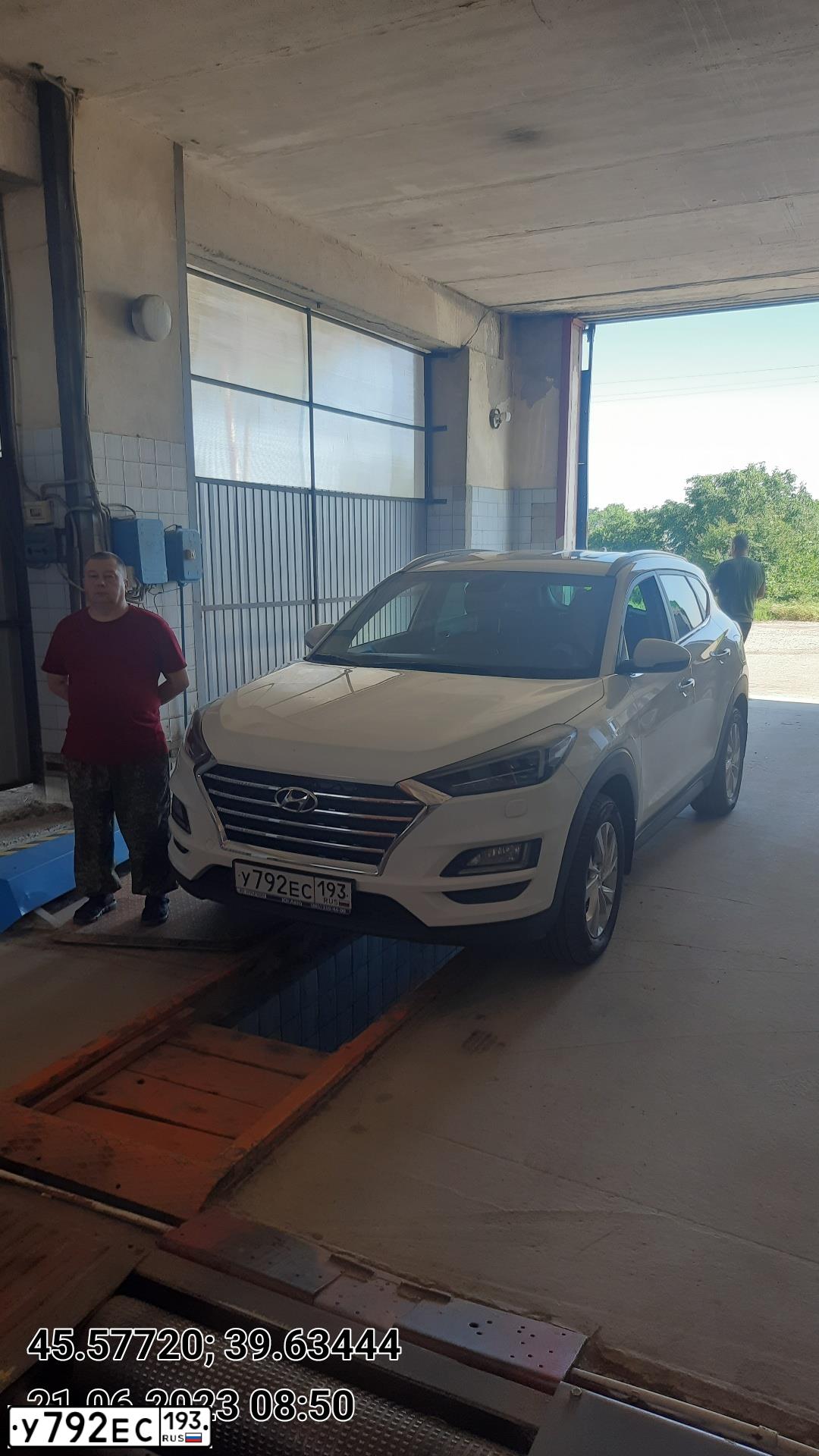 Фото автомобиля HYUNDAI TUCSON, 2019 — госномер У792ЕС193. Цвет: Белый